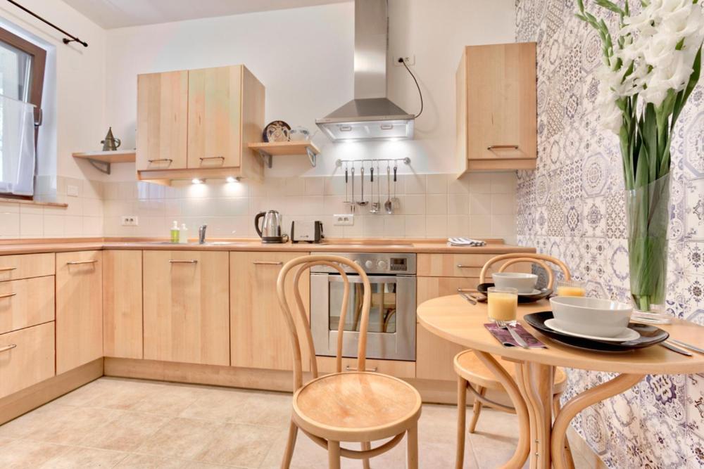 Tyzenhauz Apartments Lobzowska Street Krakow Bagian luar foto